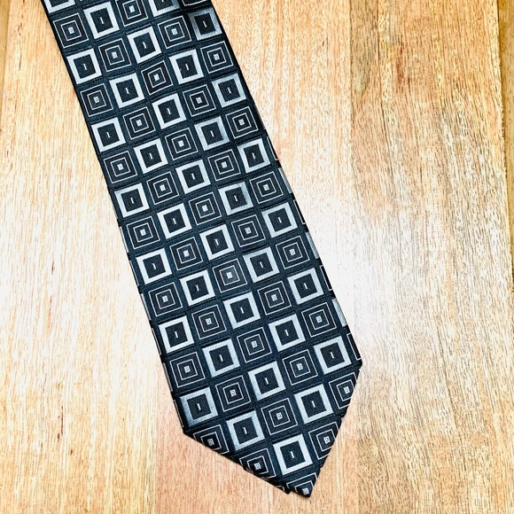 Pierre Cardin 100% Silk Mens Tie Geometric Squares - Picture 2 of 3
